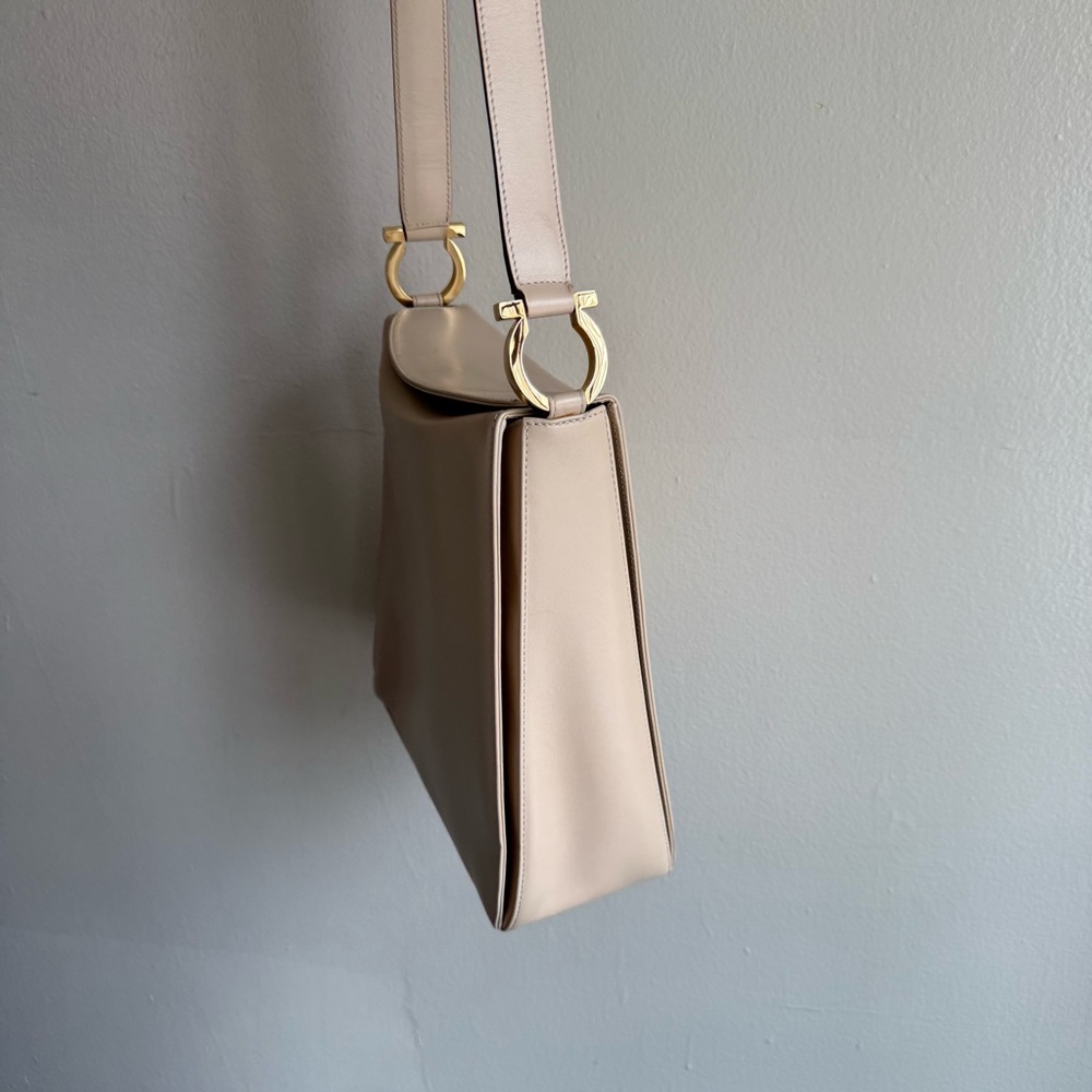 Salvatore Ferragamo bag - Picture 5 of 11